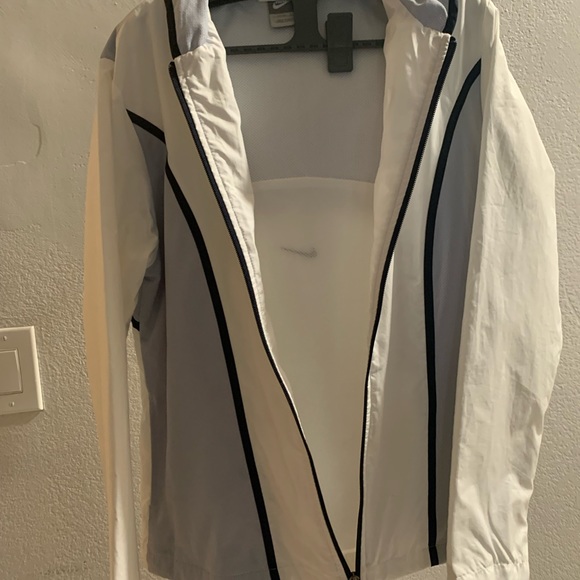Nike Women’s windbreaker size L - Picture 2 of 14